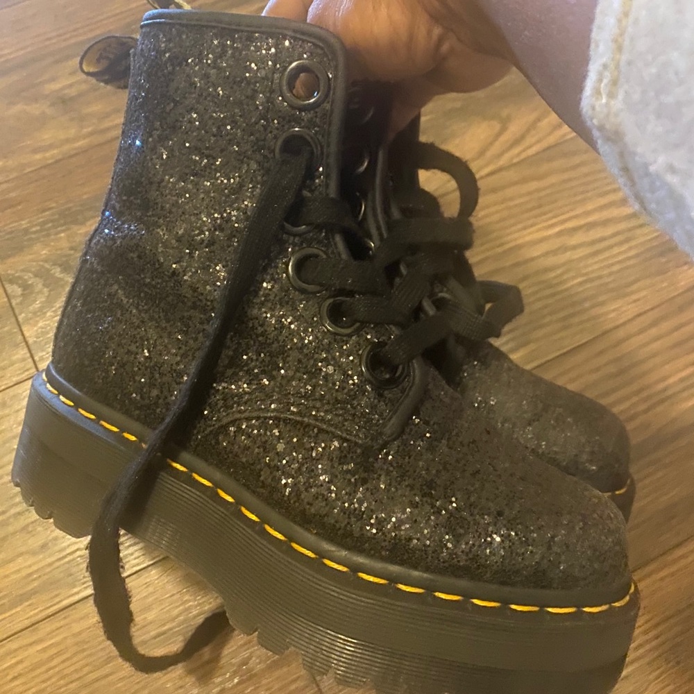 Jadon Dr. Martens